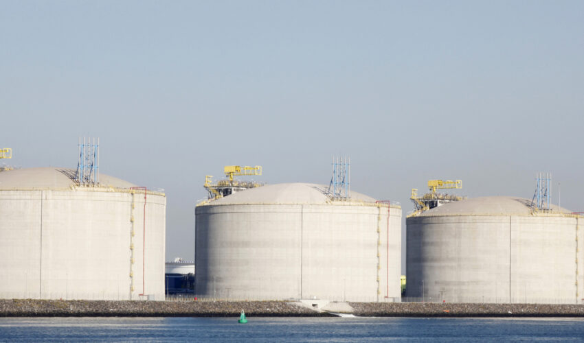 New storage tanks for liquid gass in Rotterdm harbour